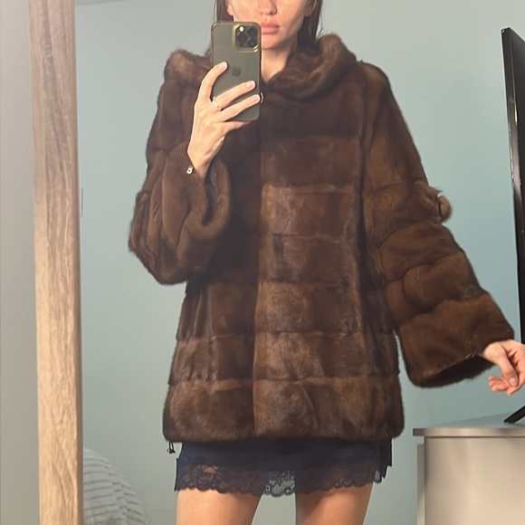 Mink short coat brown. Great condition size 44 - Picture 6 of 7